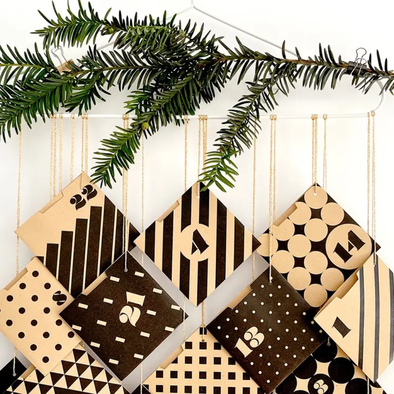 DIY Design-Adventskalender zum Selbermachen – digitale Vorlagen mit Tütchen und Gutscheinkarten zum Ausdrucken und Befüllen